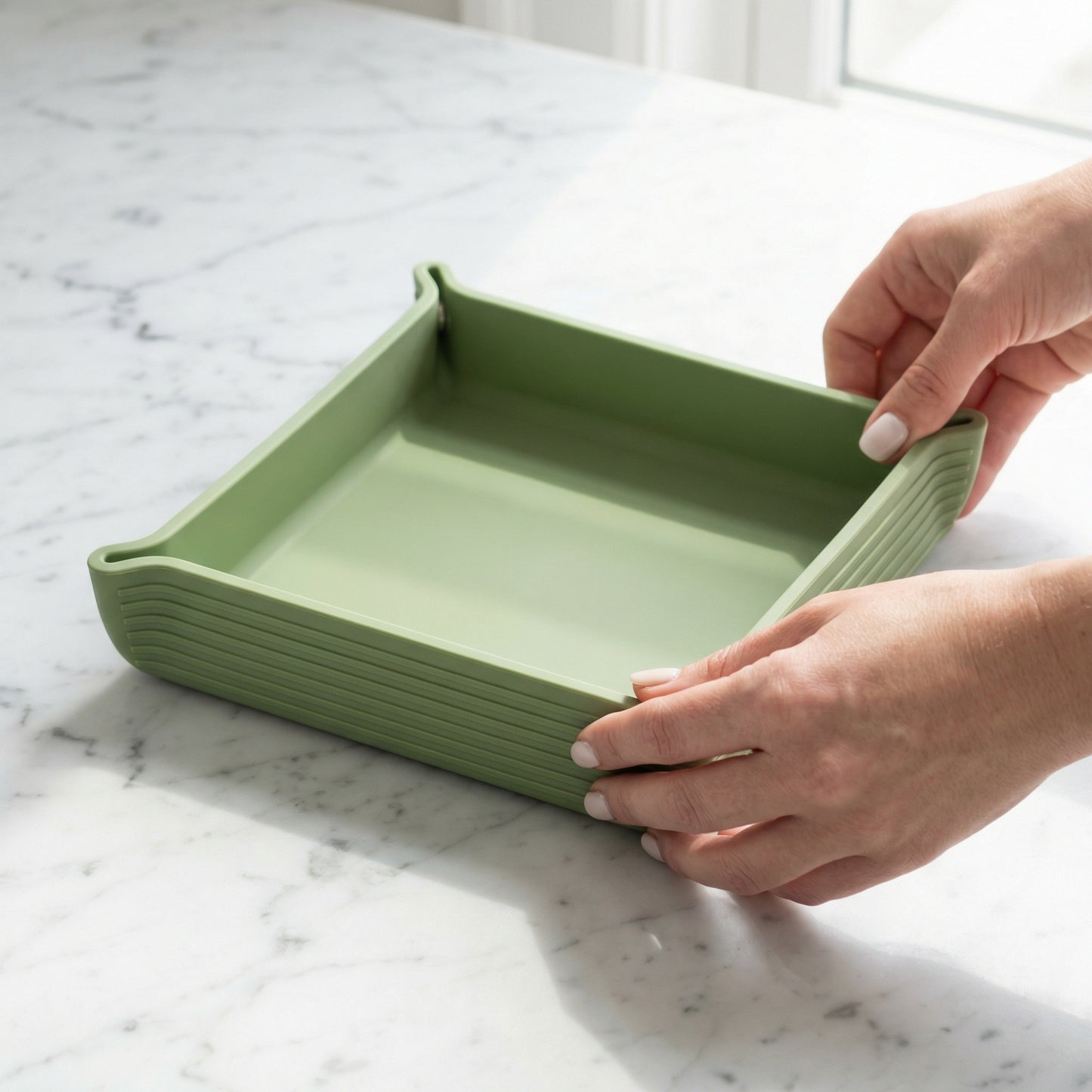 The 2-in-1 Magnetic Foldable Tray: Your Minimalist Space-Saver