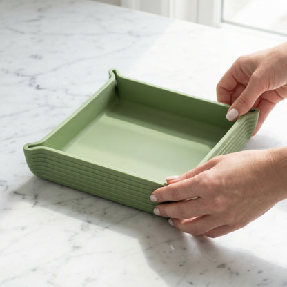 The 2-in-1 Magnetic Foldable Tray: Your Minimalist Space-Saver